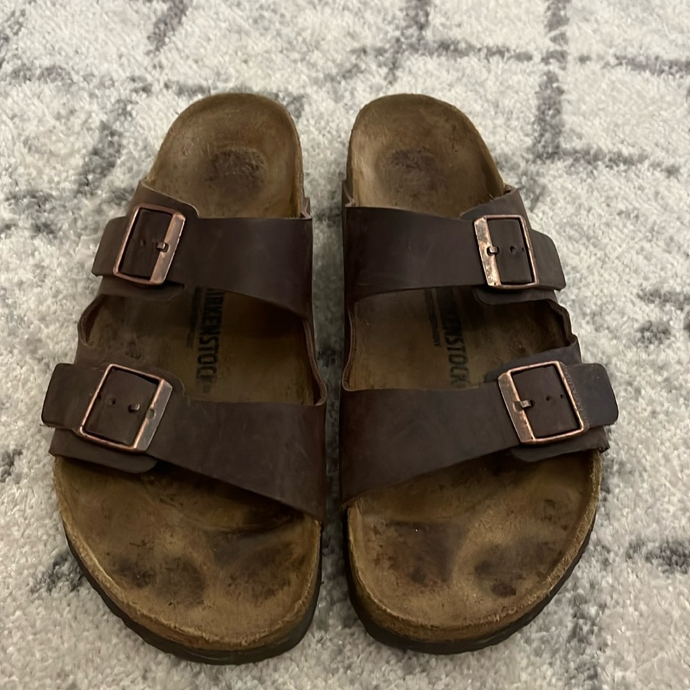 Barely worn men’s oiled leather Arizona Birkenstock Sandals size 46
